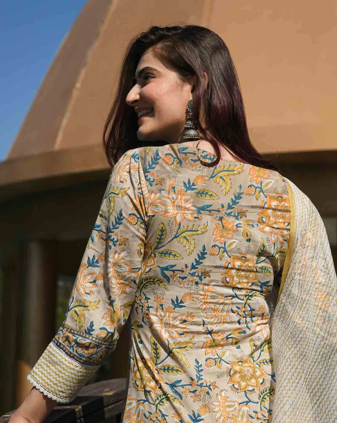 Women Floral Print Straight Kurta Set with Dupatta