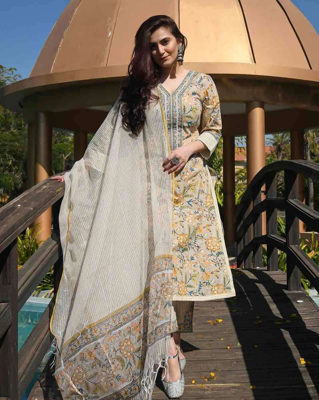 Women Floral Print Straight Kurta Set with Dupatta