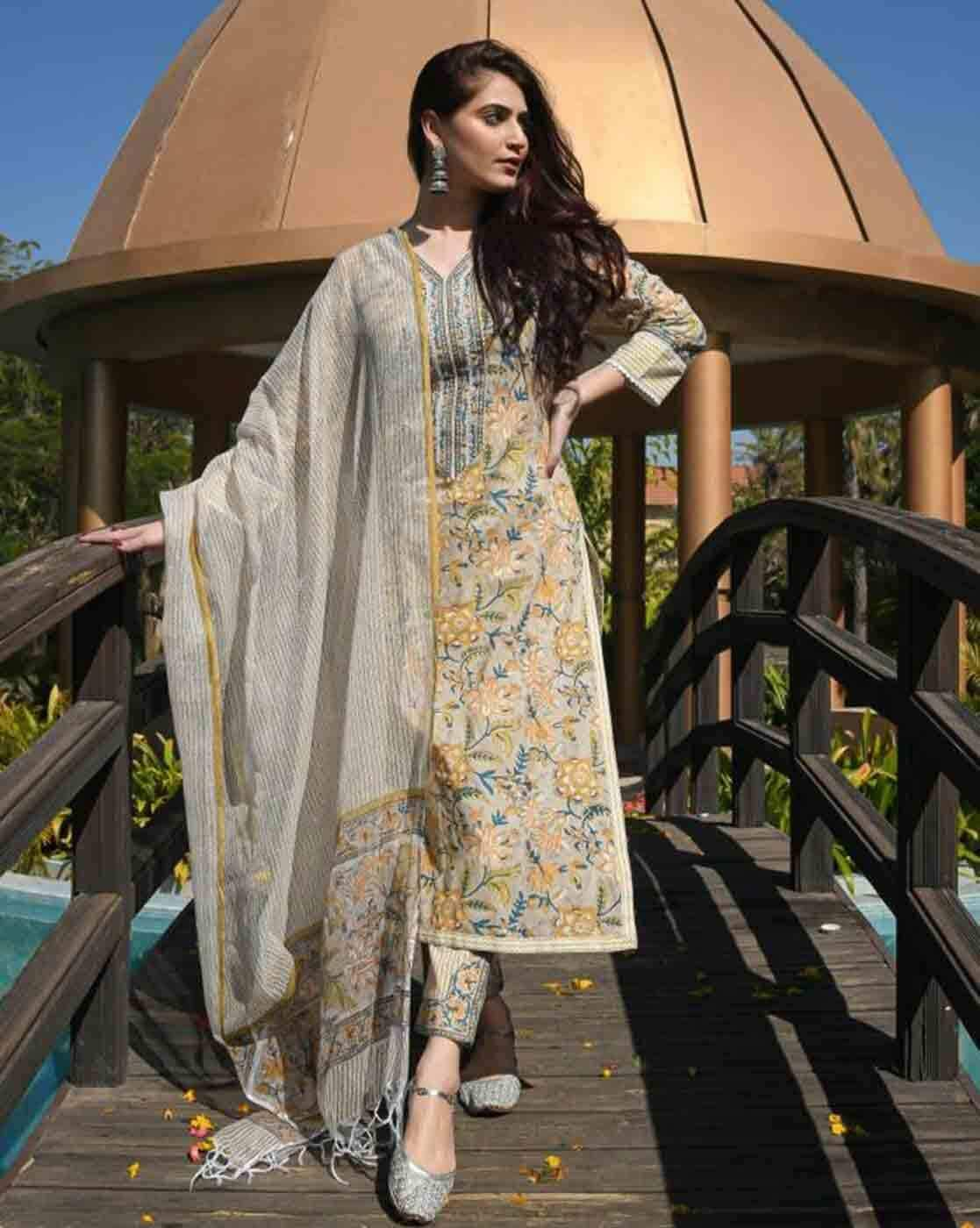 Women Floral Print Straight Kurta Set with Dupatta