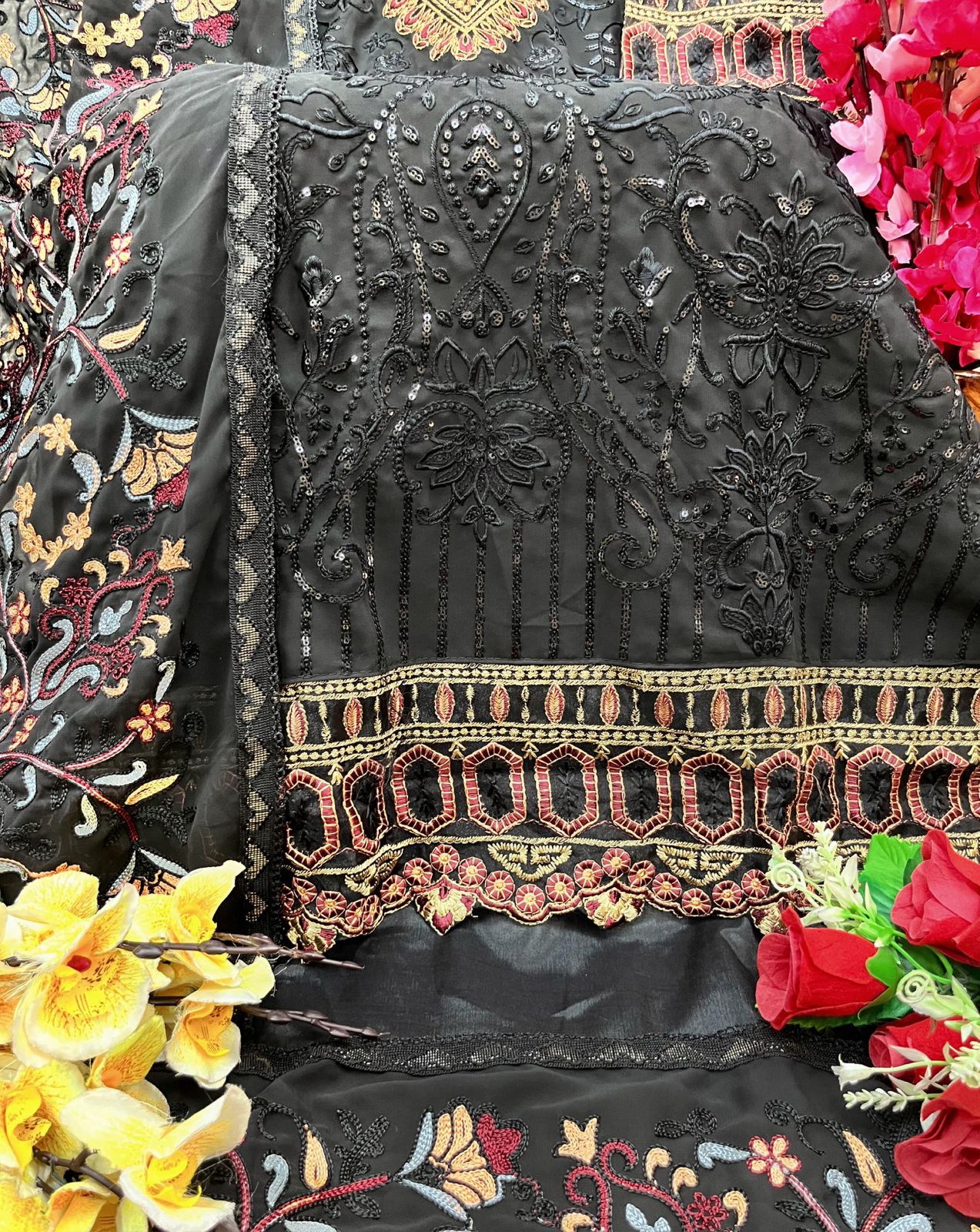 Pakistani Suti Collection A Blend of Tradition & Comfort