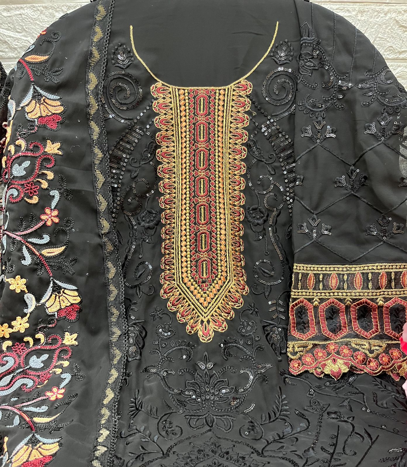 Pakistani Suti Collection A Blend of Tradition & Comfort