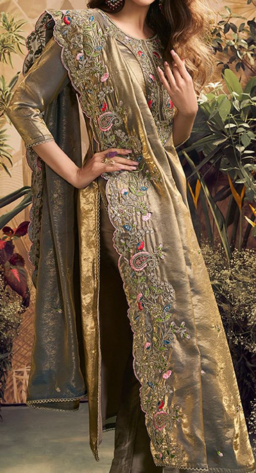 Women Floral Embroidered Zari Straight Crushed Organza Kurta Set